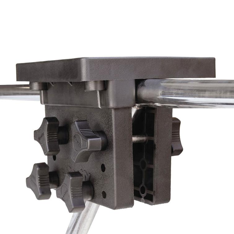 Syv&auml;takilan kaidekiinnitys 2027