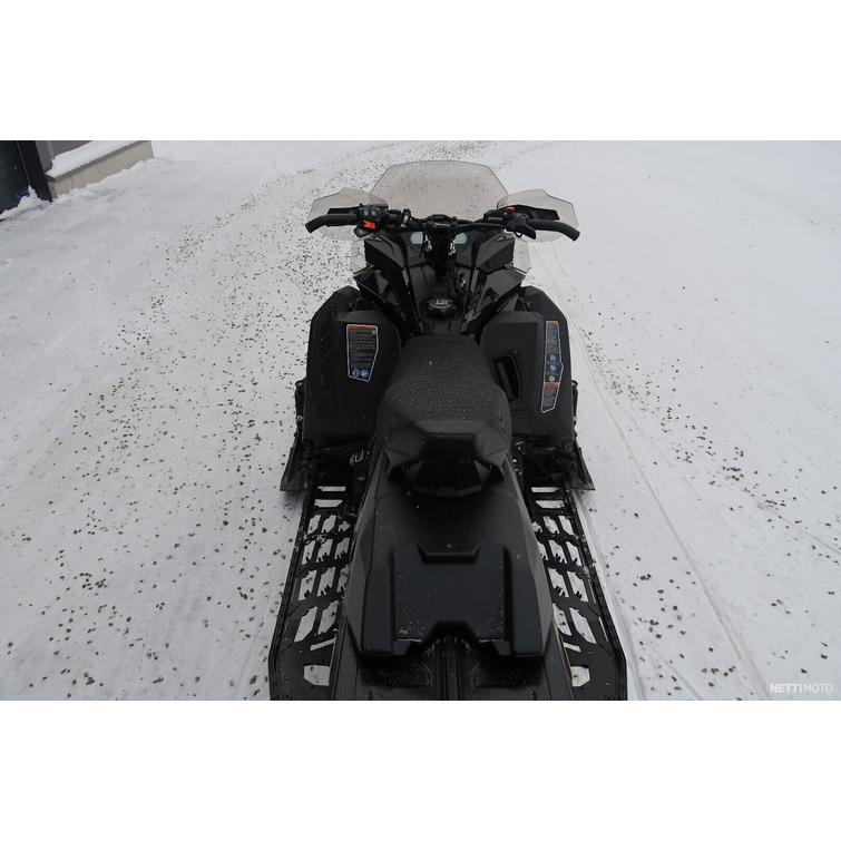 Renegade Moottorikelkka