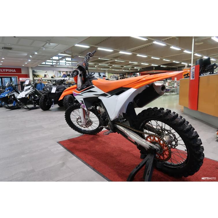 250 Moottoripy&ouml;r&auml;