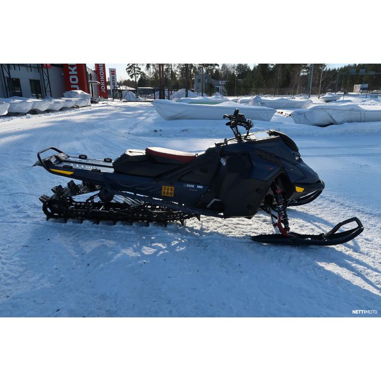 Summit Moottorikelkka