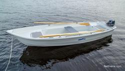 Suvi 450 2026 uusi sadevesityhjenev&auml; soutu- moottorivene ja Yamaha M20 s&auml;hk&ouml;per&auml;moottori