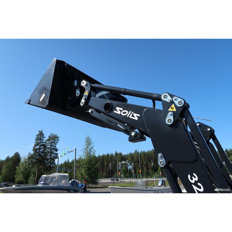 Solis 26 9+9 XL 4wd musta pientraktori etukuormaajalla ja sorakauhalla