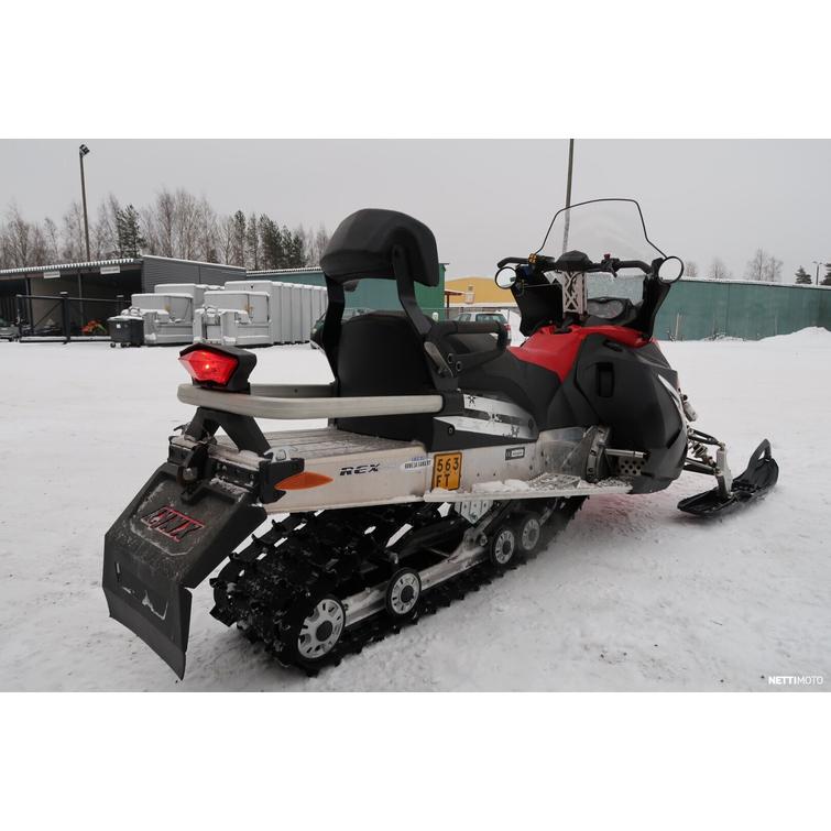 Adventure Moottorikelkka