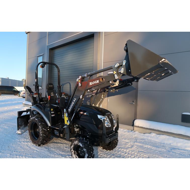 Solis 26 9+9 XL 4wd musta pientraktori etukuormaajalla ja sorakauhalla sekä KOVA lumilingolla