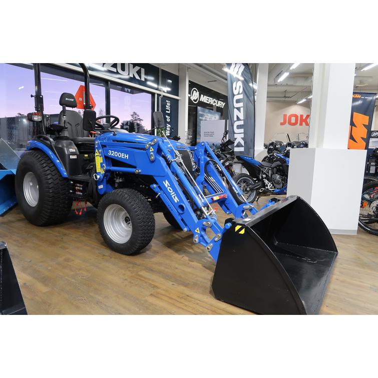 Solis Solis 26 HST 4wd sininen pientraktori etukuormaajalla, lumikauhalla ja KP170 lingolla