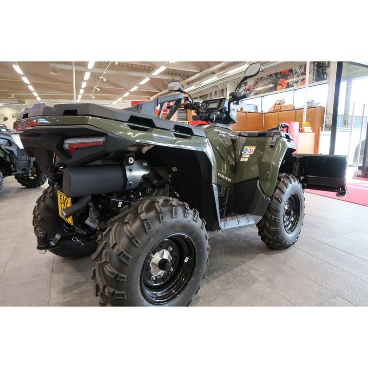 Polaris Sportsman 2026 traktorimönkijä 570 EPS Sage Green lumilevyllä, sähkökäännöllä ja vinssillä