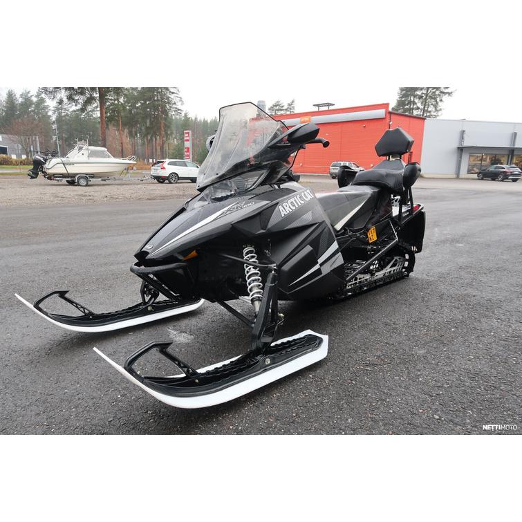 XF Moottorikelkka