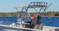 Suvi T-Top Suvi 57 CC Fisher veneisiin (tehdaslis&auml;varuste, ei myyd&auml; erikseen)