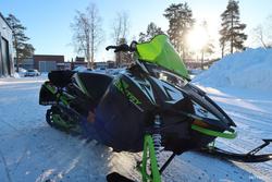 XF Moottorikelkka