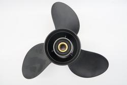 Solas Amita Suzuki 13 x 21" alumiinipotkuri 3-lapainen DF60-70 - 140