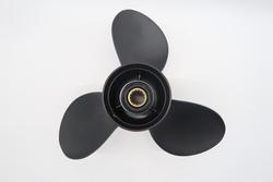 Solas Amita Suzuki 11 x 15" alumiinipotkuri 3-lapainen DF40-50