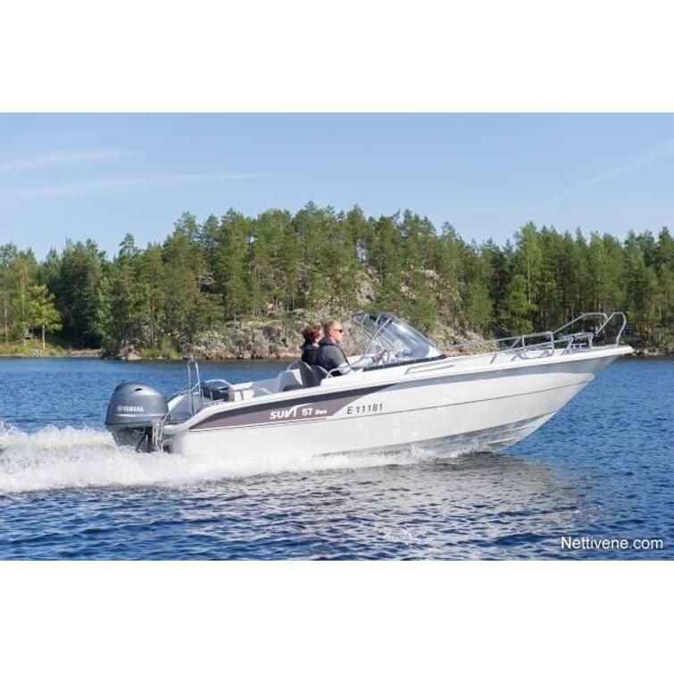 Suvi 57 Duo 2023 uusi vene tyynysarjalla ja per&auml;hyttikuomulla