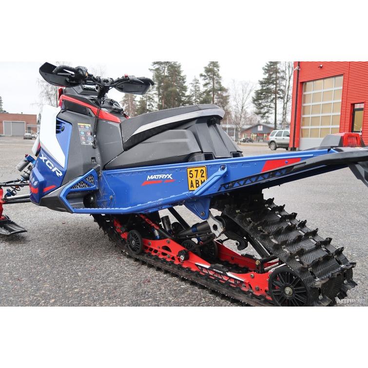XCR Moottorikelkka