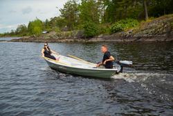 eSuvi 495 2026 + Torqeedo Travel s&auml;hkoper&auml;moottorilla