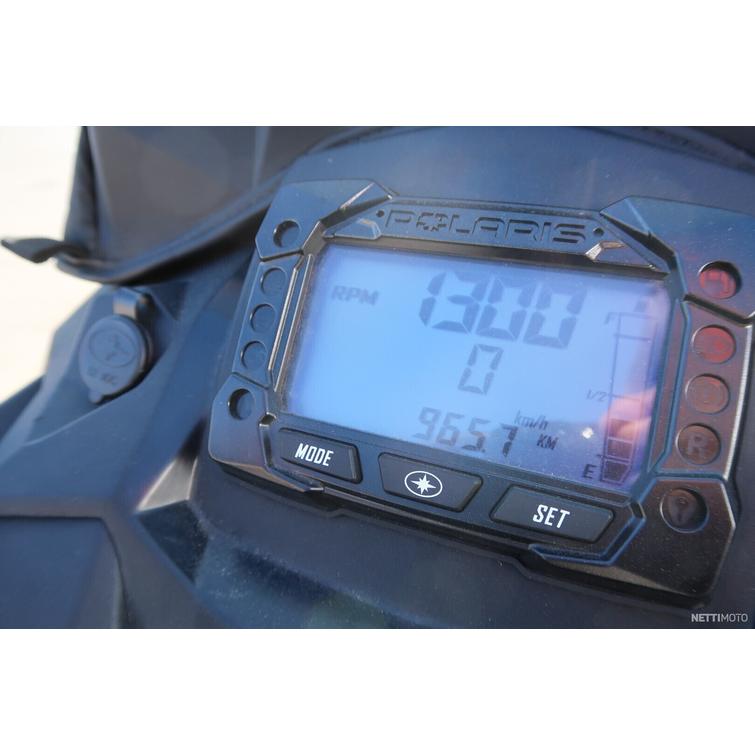 Titan Moottorikelkka