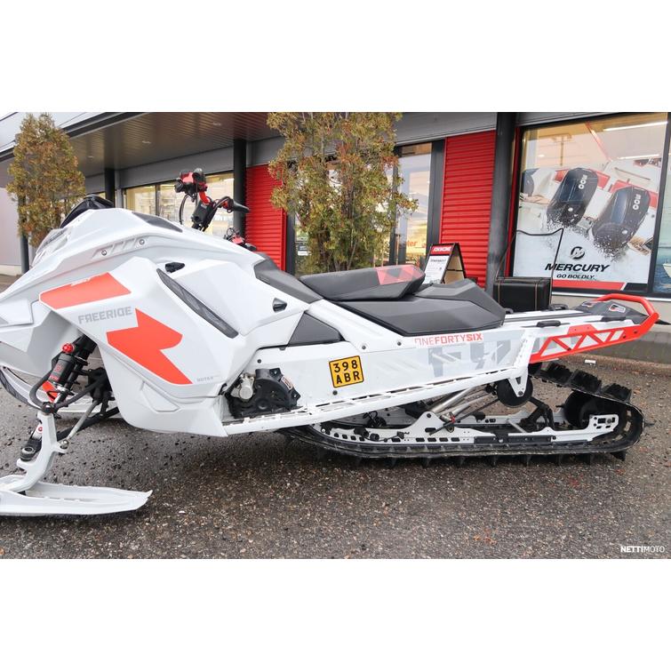 Freeride Moottorikelkka