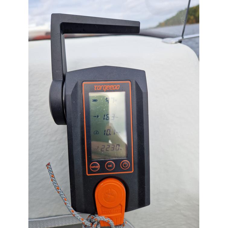 eSUVI 475 R 2026 uusi vene ja Torqeedo Cruise 2.0 akkuper&auml;moottori