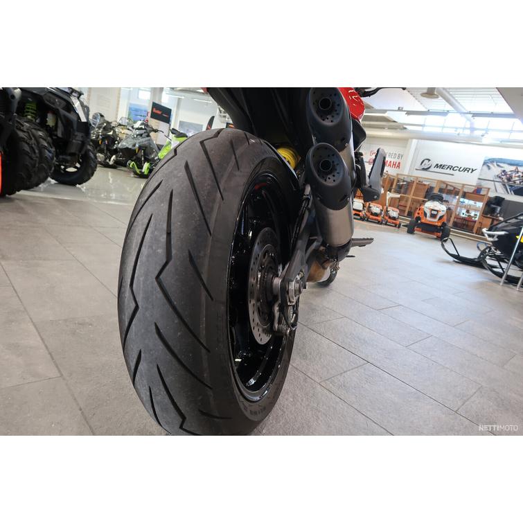 Monster Moottoripyörä