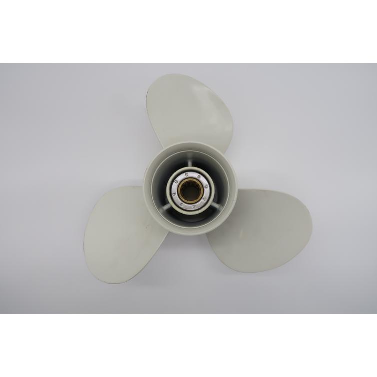 Solas Amita Tohatsu/Nissan 11.1 x 13" alumiinipotkuri 3-lapainen 35-70 hp