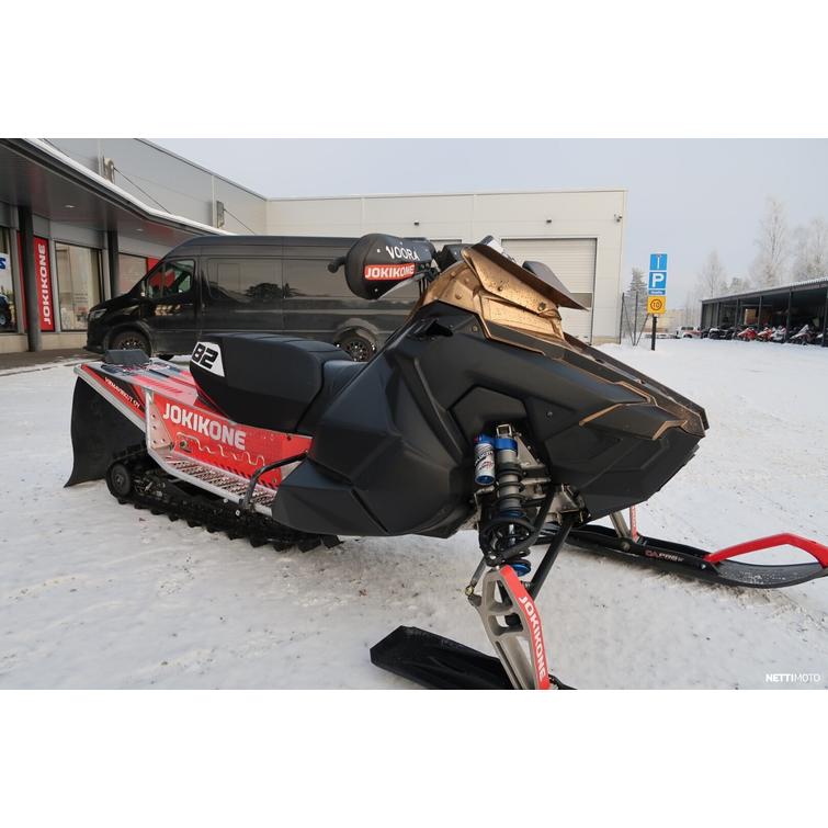 600 R Moottorikelkka