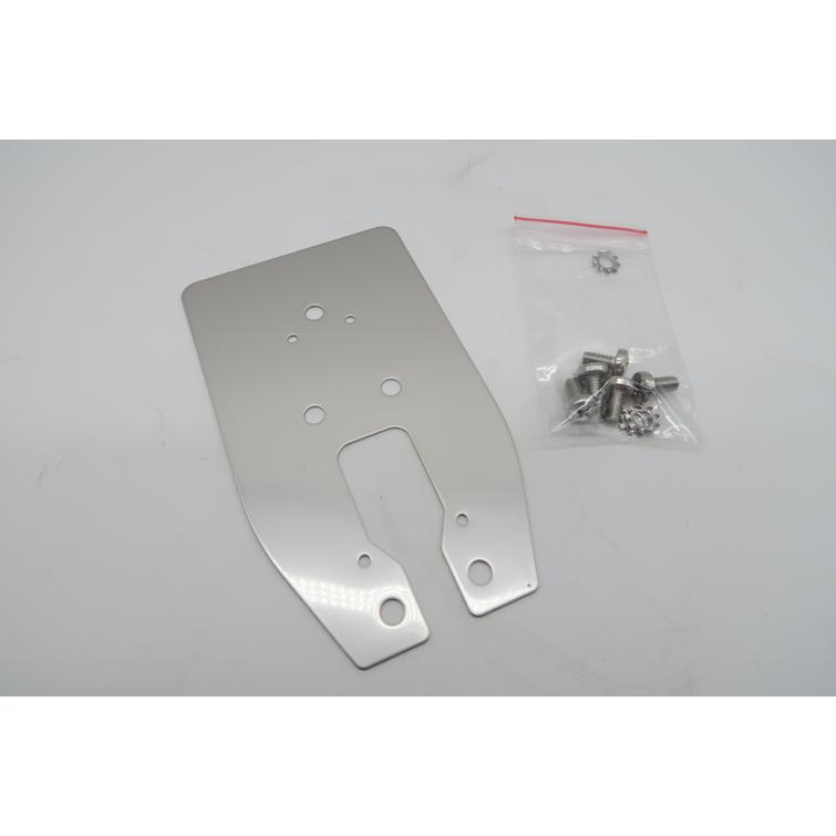 Garmin roiskesuoja v&auml;hent&auml;&auml; vesiroiskeita yhteensopivasta kaikuanturista