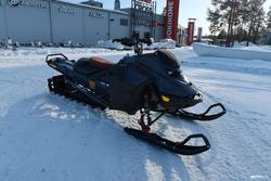 Summit Moottorikelkka