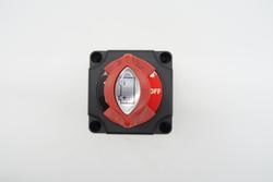 P&auml;&auml;virtakytkin 12V 300A Mini Master, musta/valkea, kiinte&auml; on/off kytkin