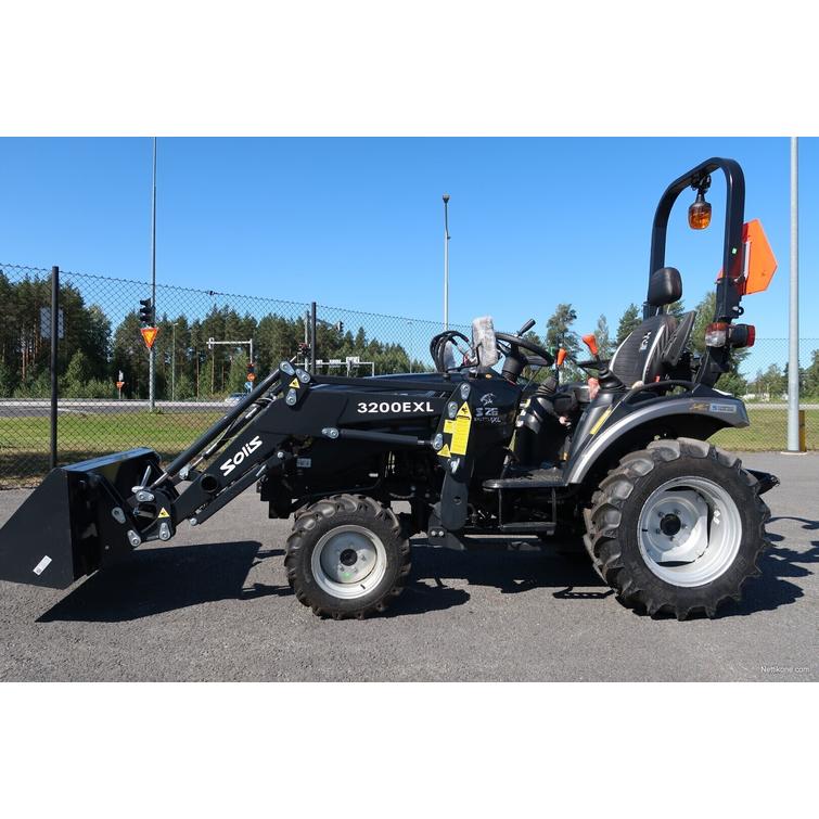 26 9+9 XL 4wd musta pientraktori etukuormaajalla ja sorakauhalla
