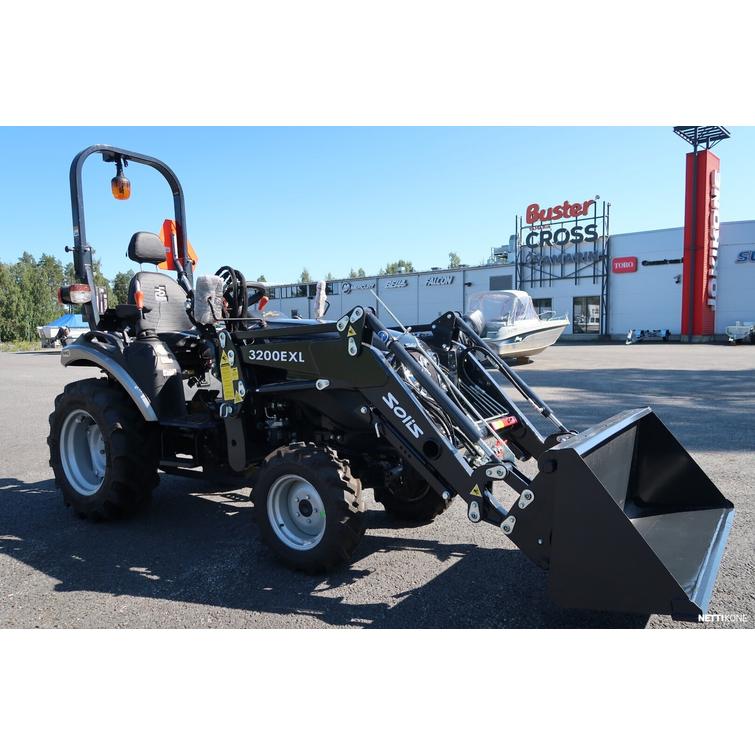 Solis 26 9+9 XL 4wd musta pientraktori etukuormaajalla ja sorakauhalla