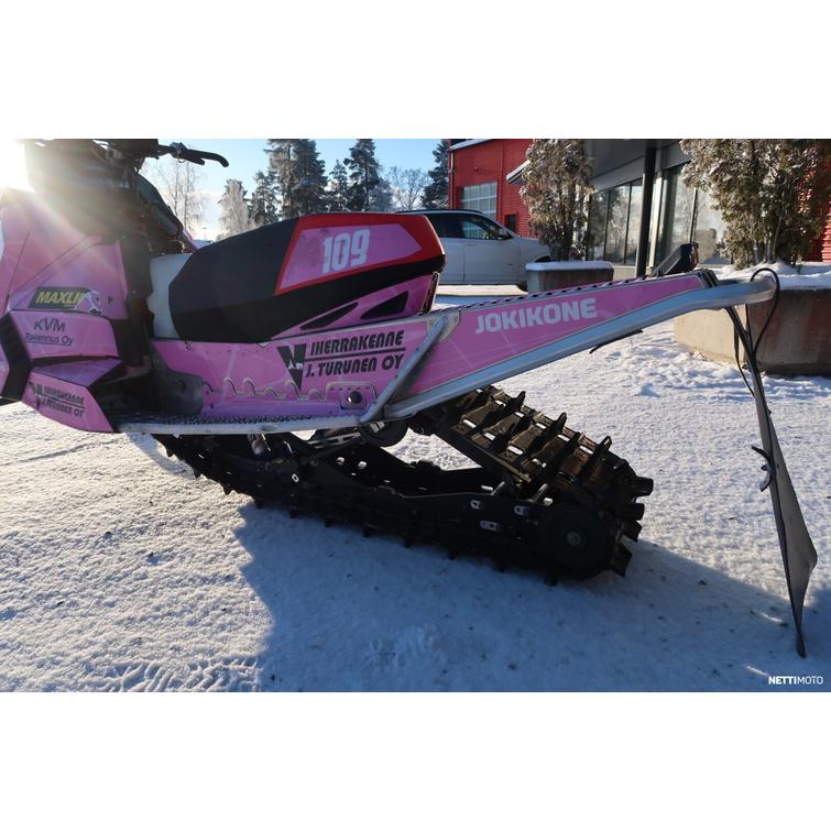 600 R Moottorikelkka