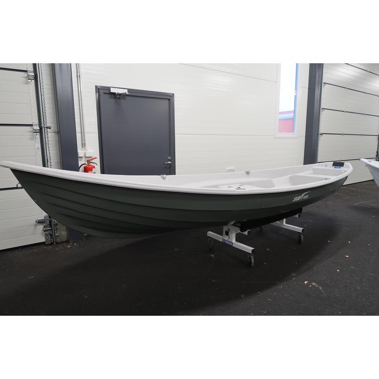Suvi 495 Kelo 2025 uusi soutuvene, hinta sis. lakatut airot 270 cm