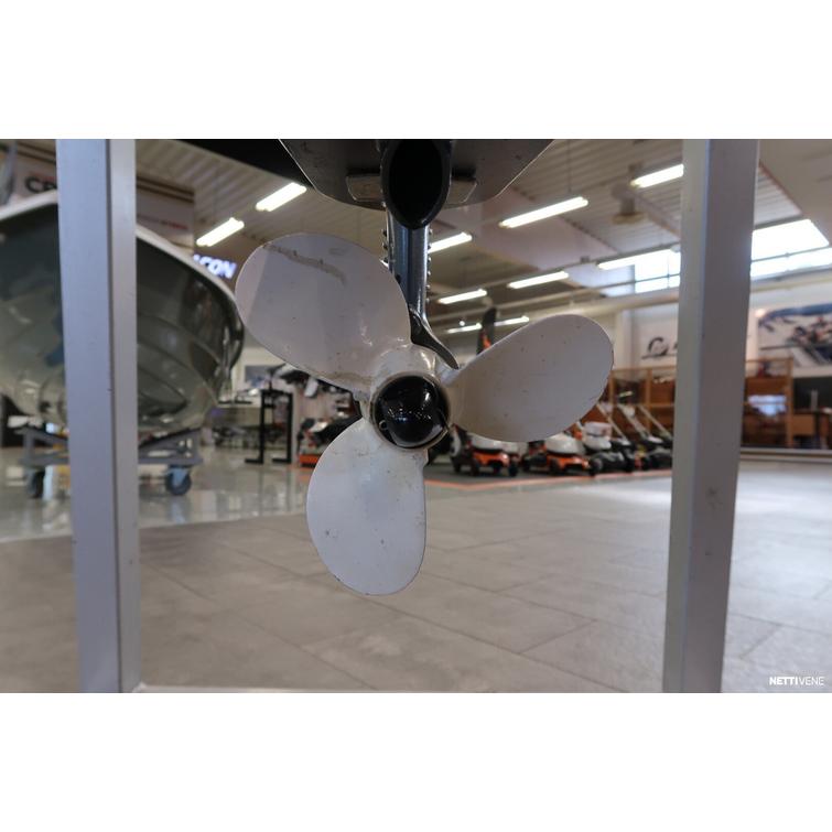 F4 AMH Perämoottori