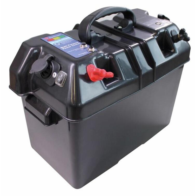 Akkulaatikko virran ulosotolla , automaattisulakkeella ja USB kytkimell&auml;