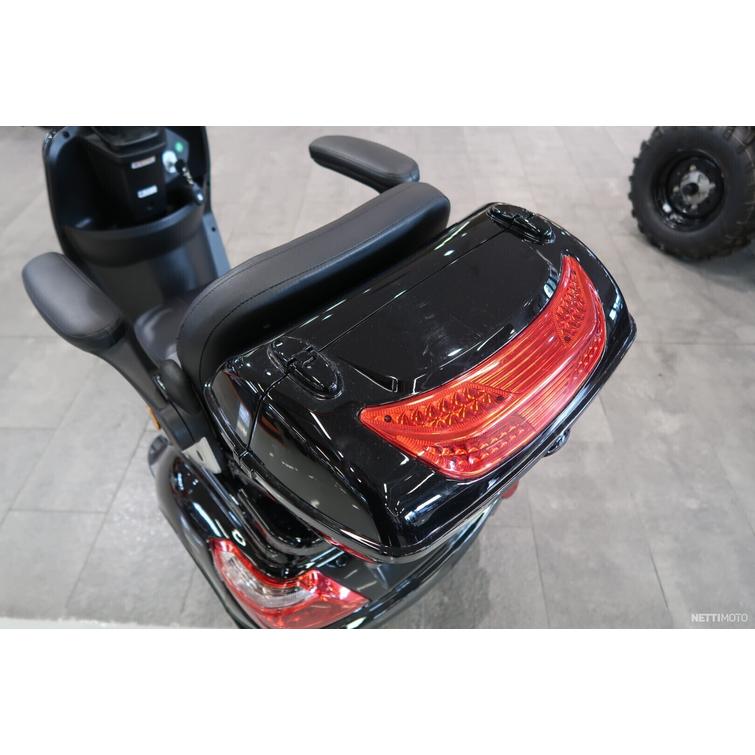 LS01 Senioriajoneuvo