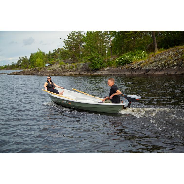 eSuvi 495 2026 + Torqeedo Travel sähkoperämoottorilla