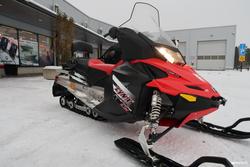 Adventure Moottorikelkka