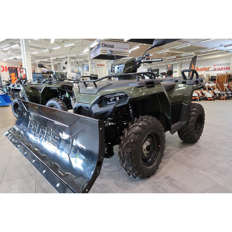 Polaris Sportsman 2026 traktorimönkijä 570 EPS Sage Green lumilevyllä, sähkökäännöllä ja vinssillä