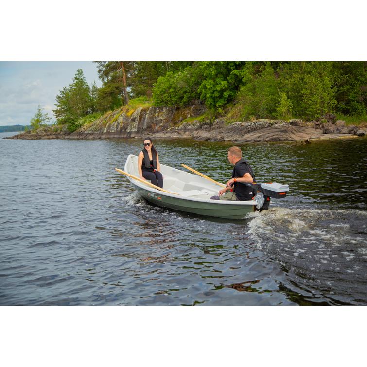 eSuvi 495 2026 + Torqeedo Travel sähkoperämoottorilla