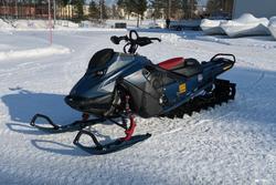 Summit Moottorikelkka