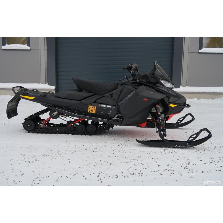 Renegade Moottorikelkka