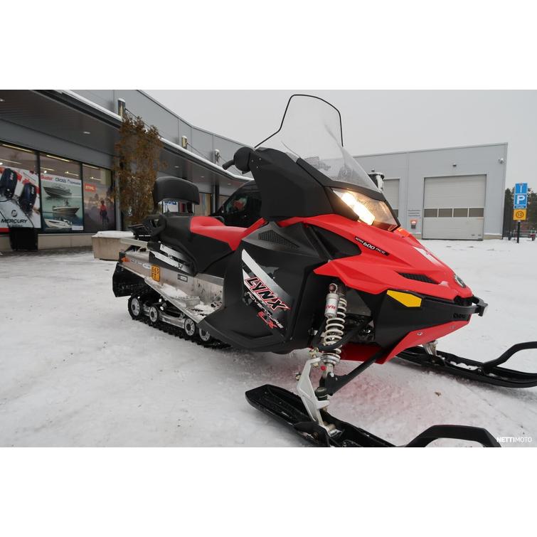 Adventure Moottorikelkka