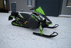 XF Moottorikelkka