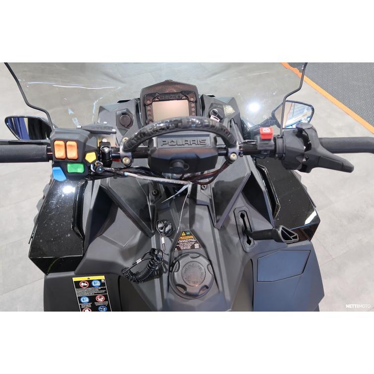 Titan Moottorikelkka