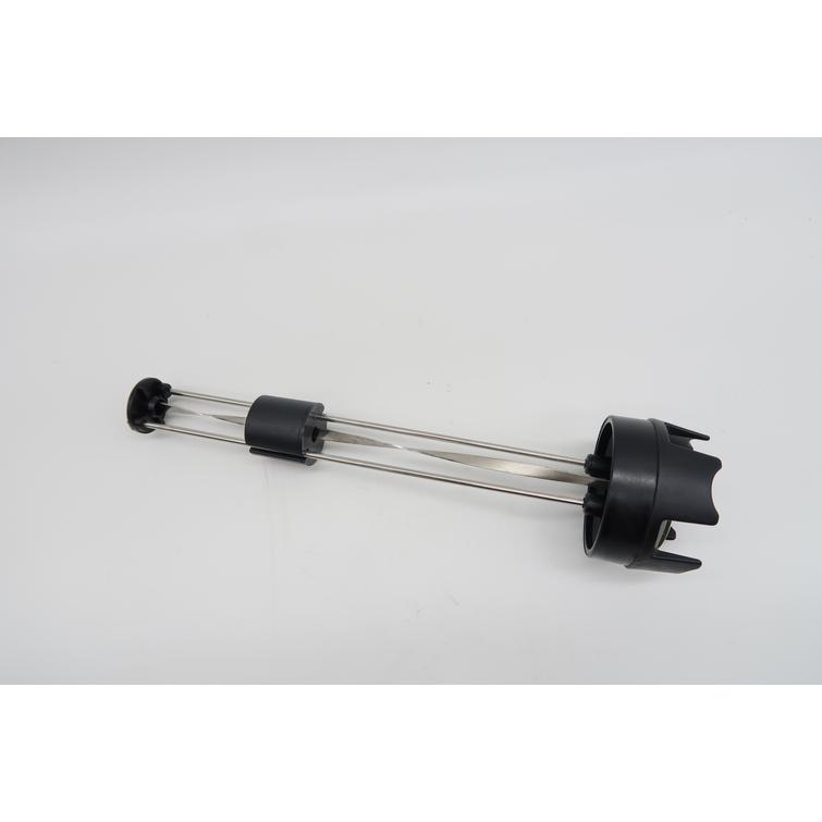 Tankin korkki mittarilla, pituus 245mm, yleismalli Kierteen sisähalkaisija 52mm