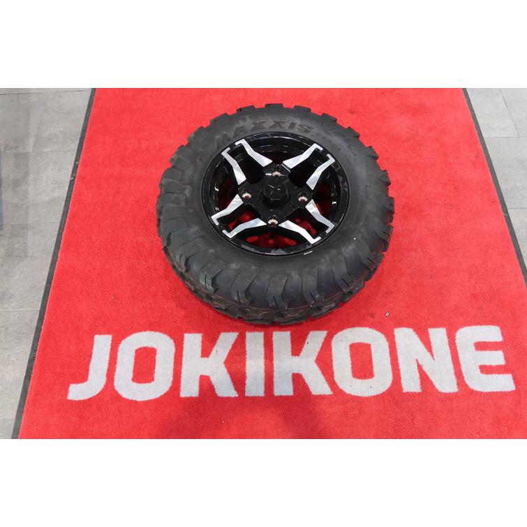 Maxxis CST 26" renkaat ja alumiinivanteet Polaris Sportsman mönkijään