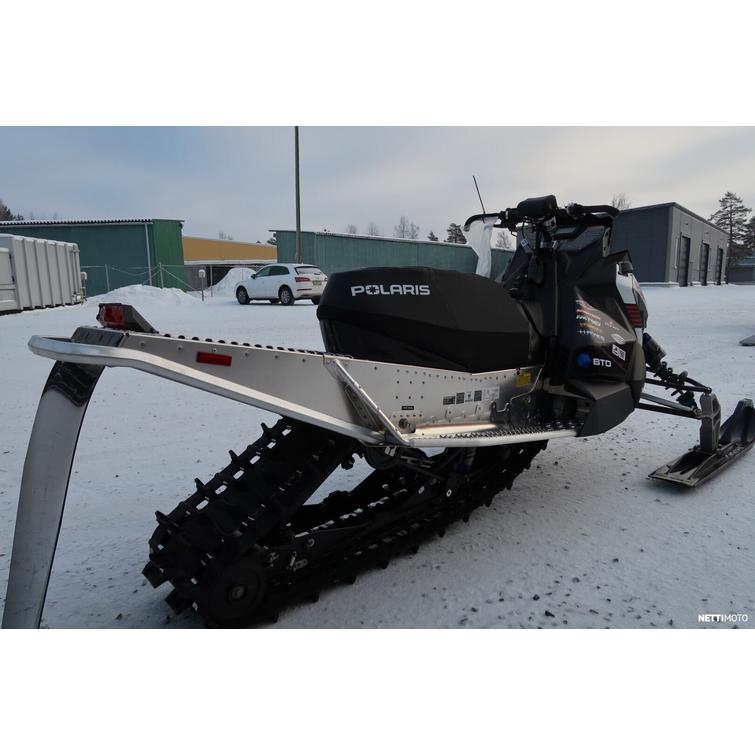 600 R Moottorikelkka