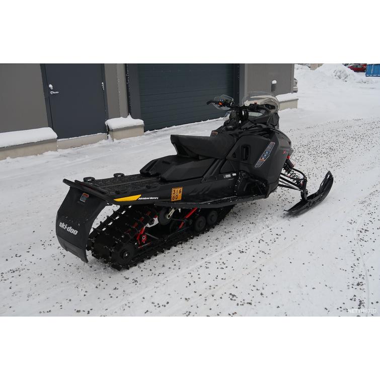 Renegade Moottorikelkka