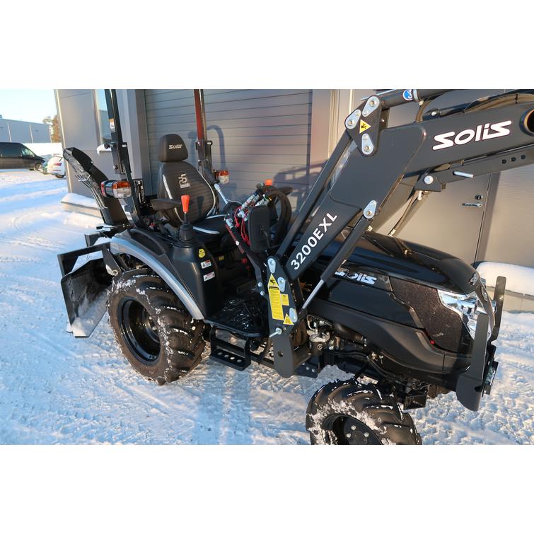 Solis 26 9+9 XL 4wd musta pientraktori etukuormaajalla ja sorakauhalla sekä KOVA lumilingolla