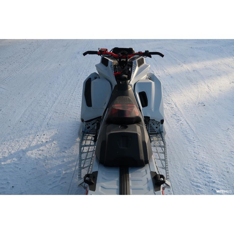 Freeride Moottorikelkka