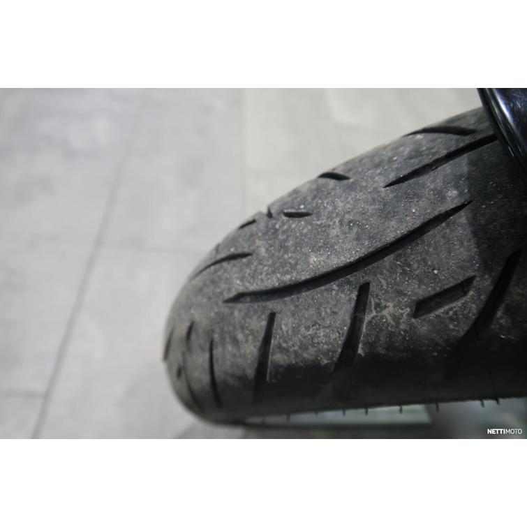 Intruder Moottoripyörä